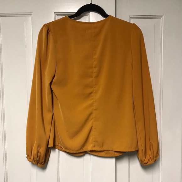 Gold Open Front Blouse - Picture 4 of 4